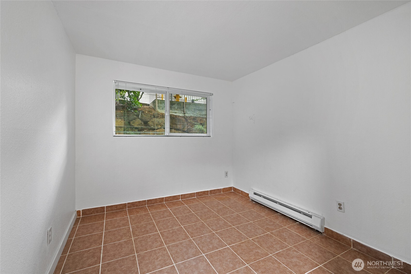 15280 Macadam Road South, Unit E101 Seattle, WA 98188 - Photo 23 of 32