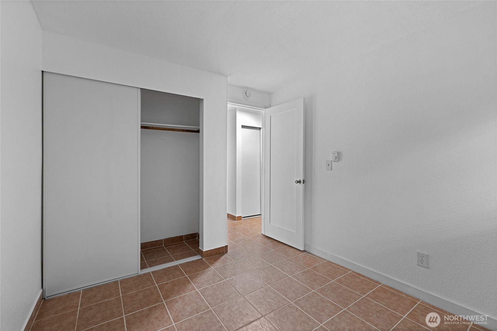 15280 Macadam Road South, Unit E101 Seattle, WA 98188 - Photo 25 of 32