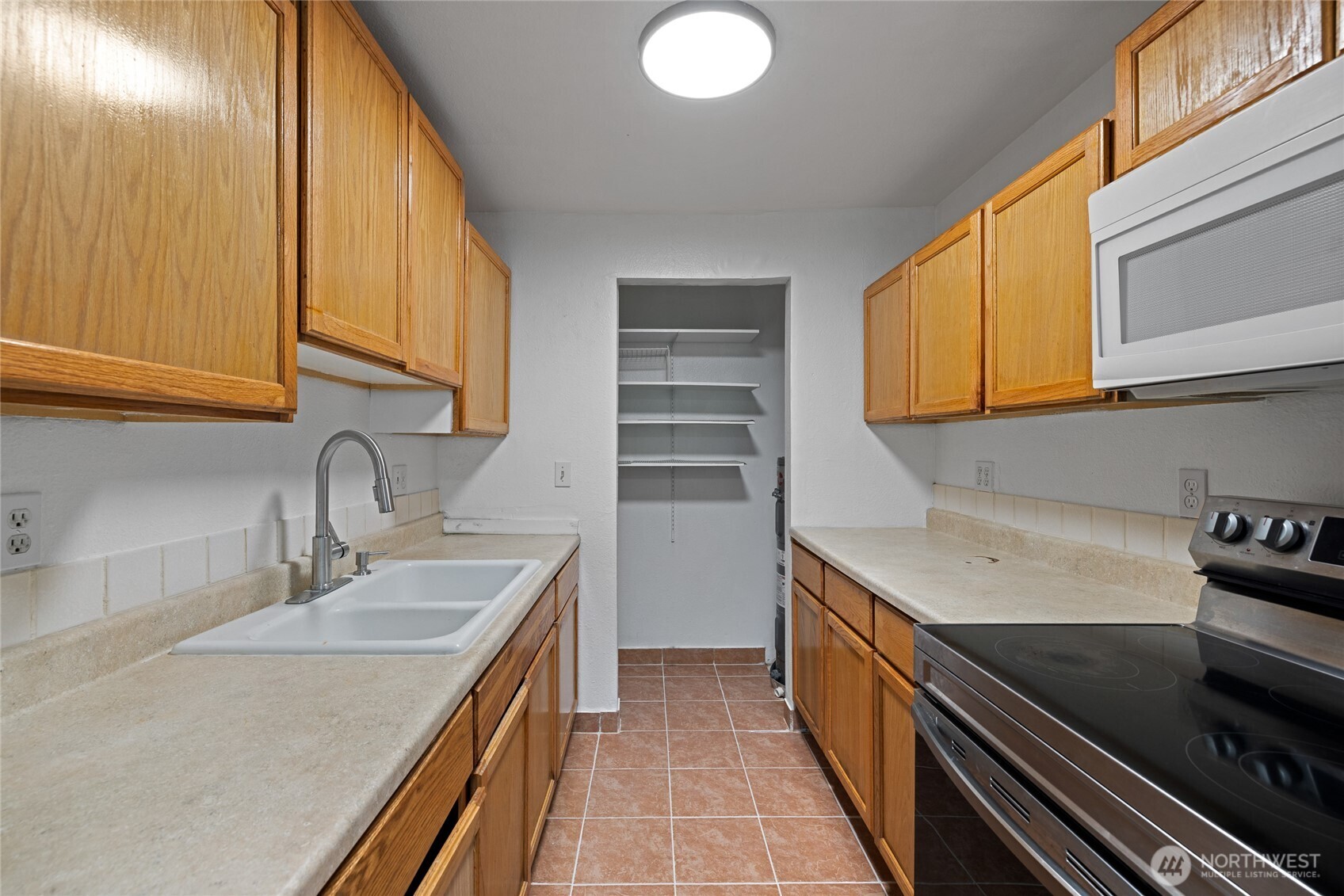 15280 Macadam Road South, Unit E101 Seattle, WA 98188 - Photo 10 of 32