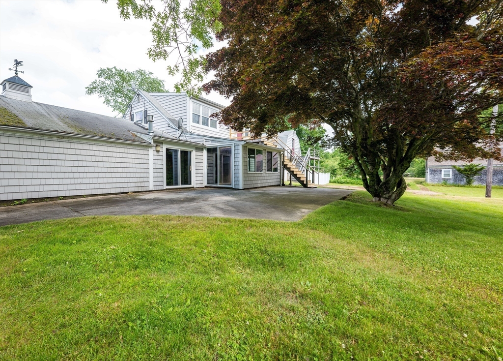 1324 Main Street Acushnet, MA 02743 - Photo 11 of 36