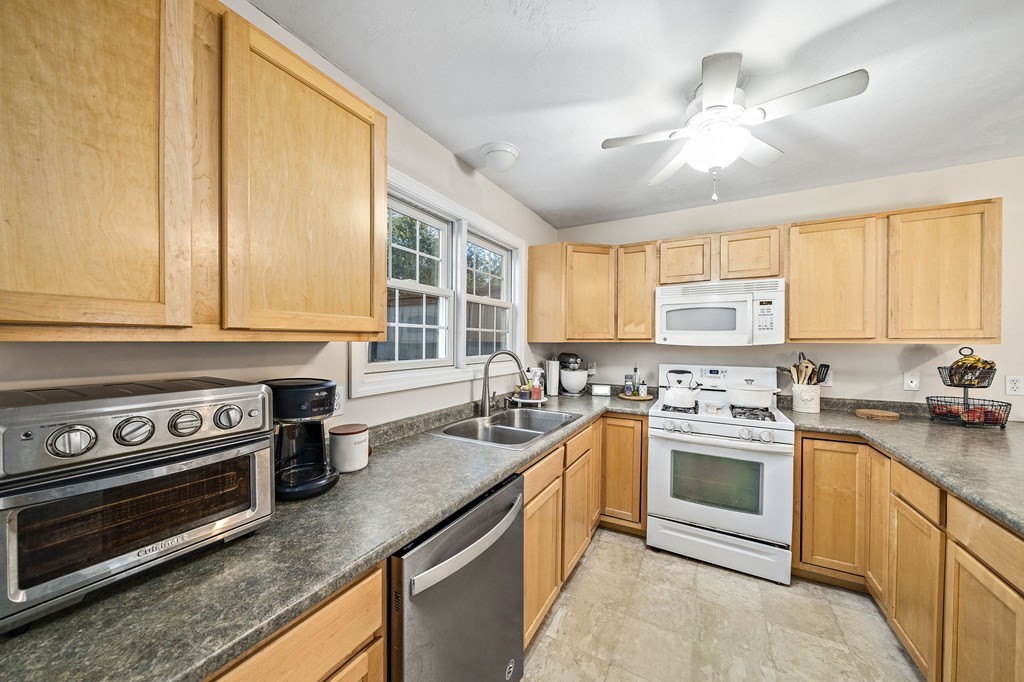 22 Pine Ridge Way, Unit 22 Middleboro, MA 02346 - Photo 11 of 33 Gallery Image 11