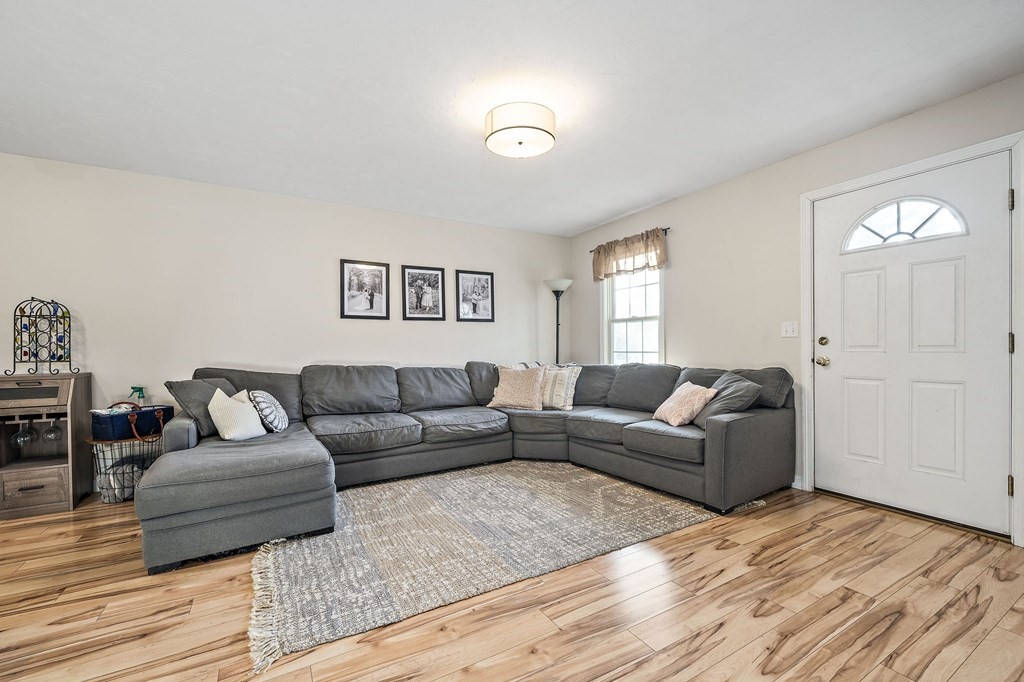 22 Pine Ridge Way, Unit 22 Middleboro, MA 02346 - Photo 5 of 33 Gallery Image 5