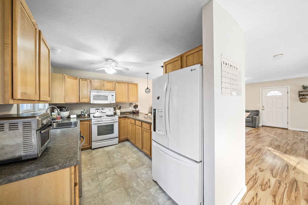22 Pine Ridge Way, Unit 22 Middleboro, MA 02346 - Photo 10 of 33 Gallery Image 10