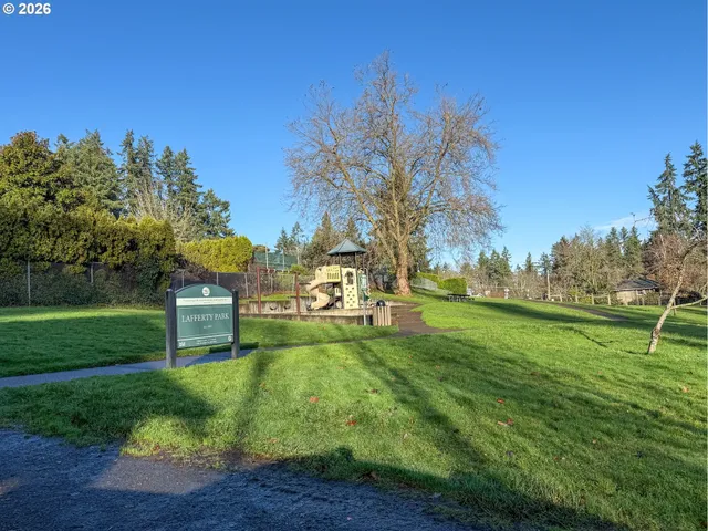 $645,000 | 605 Fulvue Drive, Eugene, OR 97405