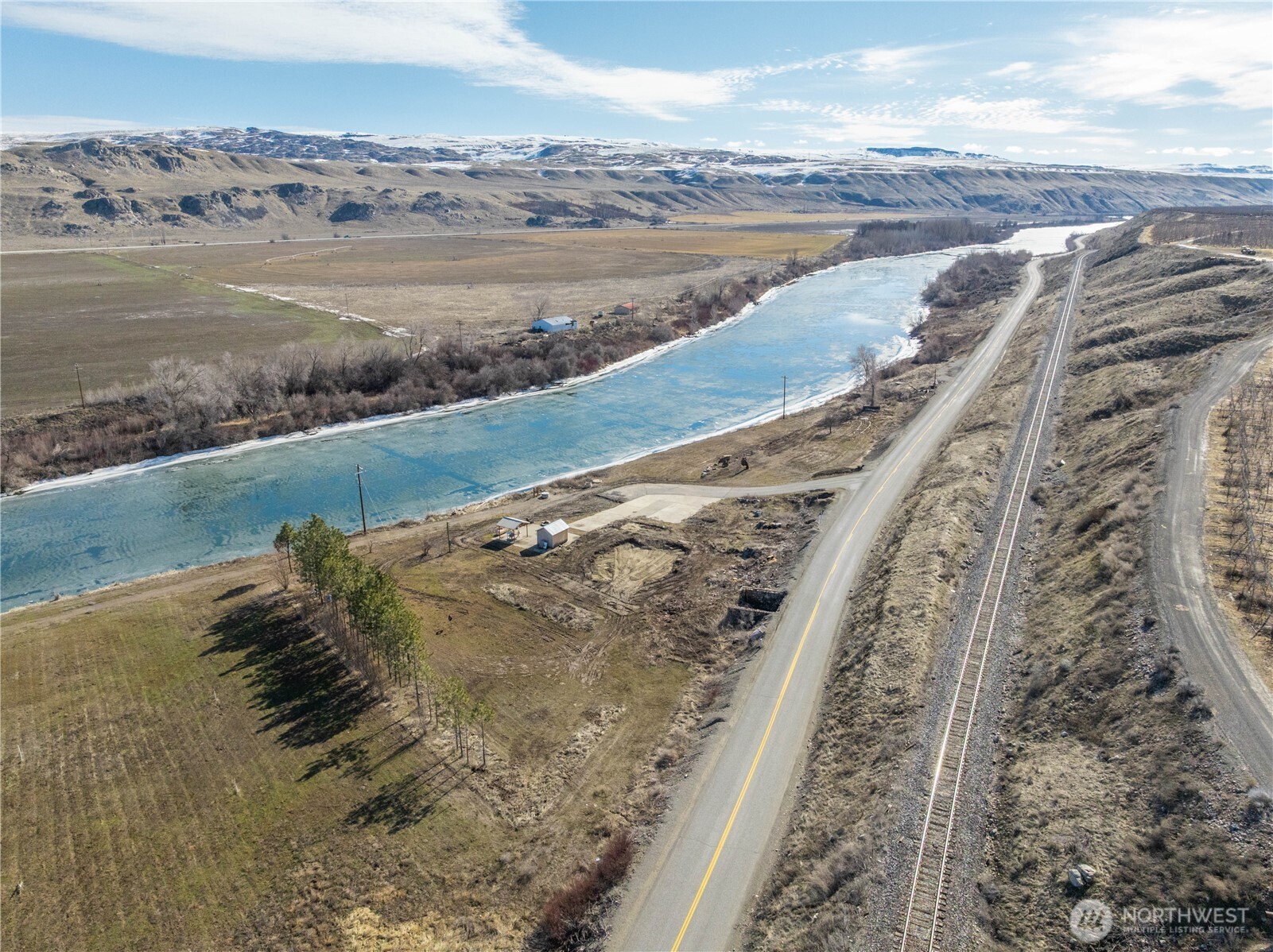 616 Monse River Road Brewster, WA 98812 - Photo 16 of 34 a view of an ocean and beach