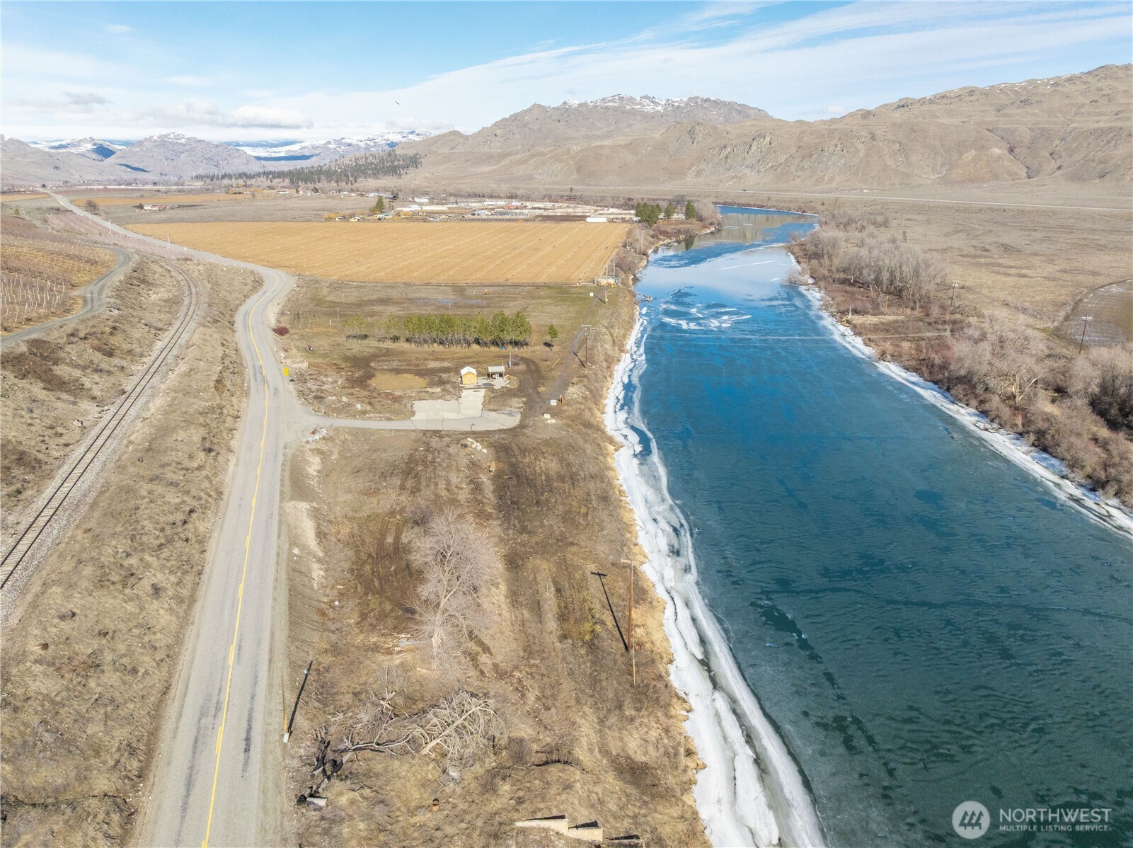 616 Monse River Road Brewster, WA 98812 - Photo 10 of 34 a view of lake with mountain