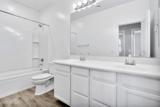 $474,900 | 1959 East Hampton Lane, Unit 102, Gilbert, AZ 85295