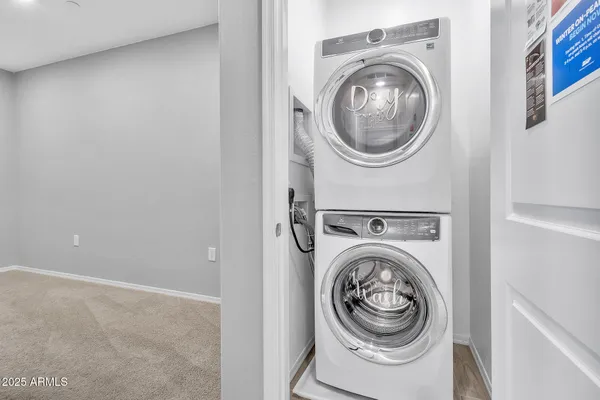 $474,900 | 1959 East Hampton Lane, Unit 102, Gilbert, AZ 85295