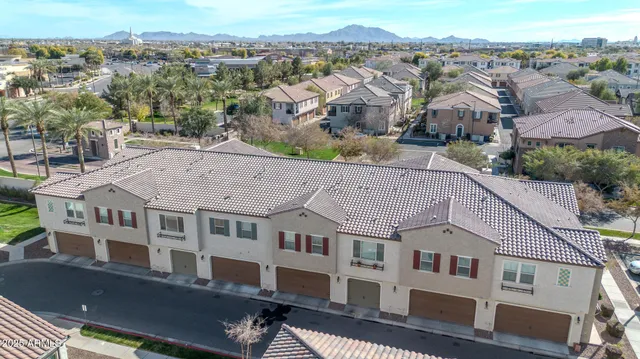 $474,900 | 1959 East Hampton Lane, Unit 102, Gilbert, AZ 85295