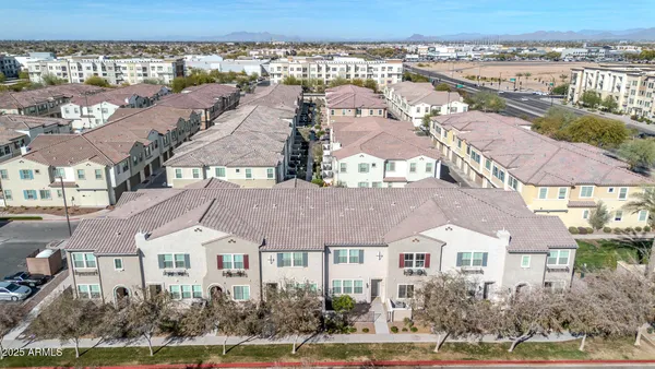$474,900 | 1959 East Hampton Lane, Unit 102, Gilbert, AZ 85295