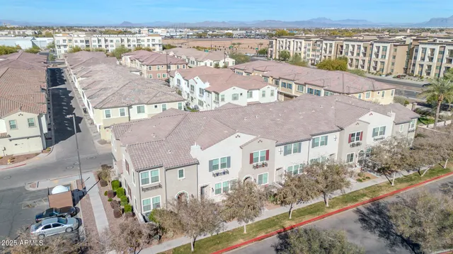$474,900 | 1959 East Hampton Lane, Unit 102, Gilbert, AZ 85295
