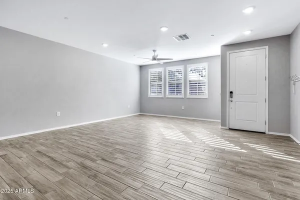 $474,900 | 1959 East Hampton Lane, Unit 102, Gilbert, AZ 85295