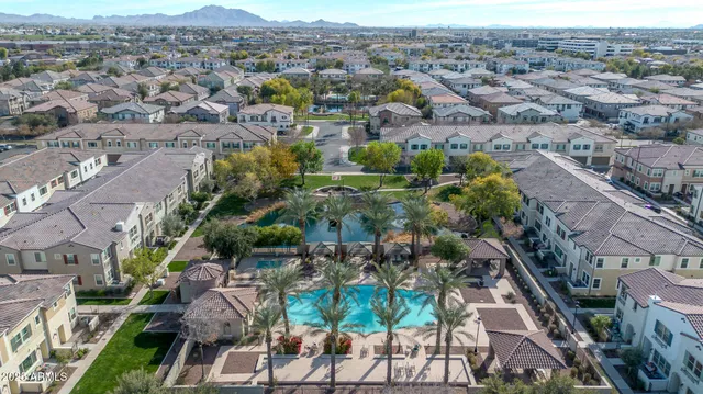 $474,900 | 1959 East Hampton Lane, Unit 102, Gilbert, AZ 85295