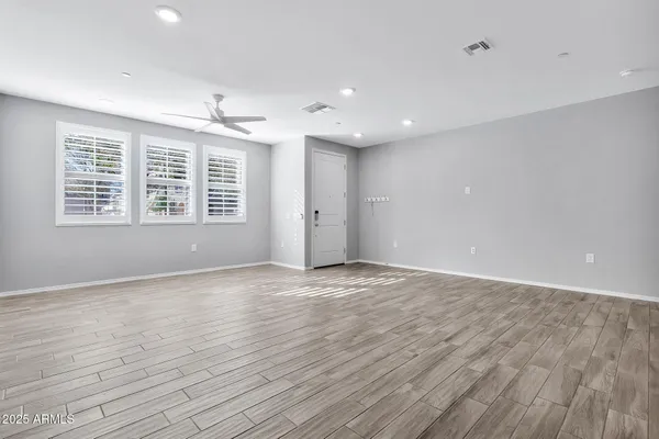 $474,900 | 1959 East Hampton Lane, Unit 102, Gilbert, AZ 85295