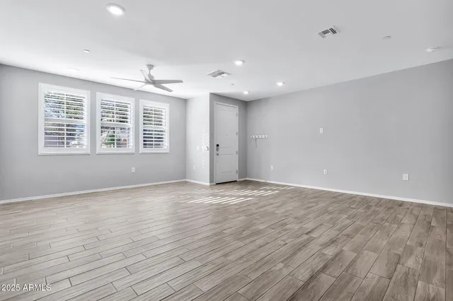 $474,900 | 1959 East Hampton Lane, Unit 102, Gilbert, AZ 85295