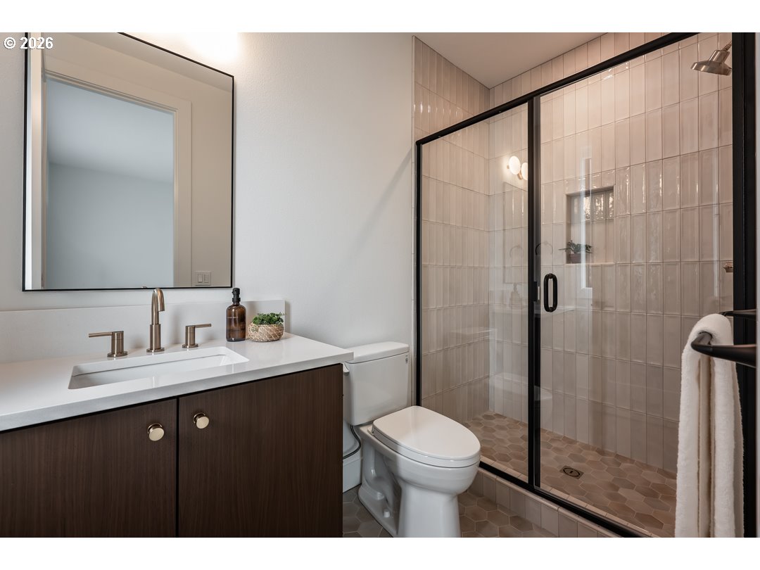 4487 West Bay Road Lake Oswego, OR 97035 - Photo 15 of 31 Bathroom