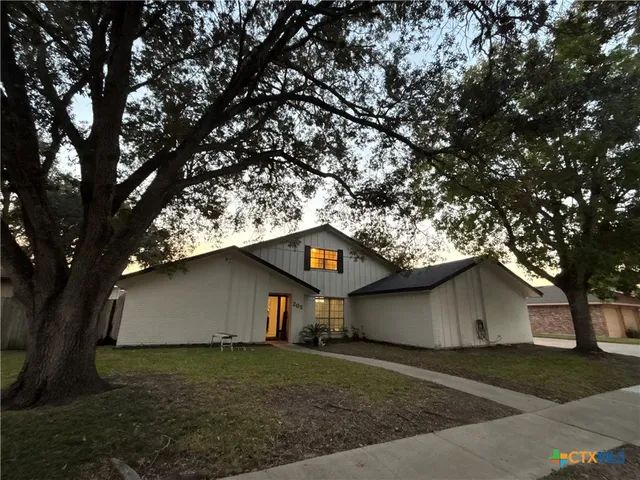 $2,600 | 205 Magdalena Drive, Victoria, TX 77904