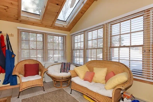 $5,000 | 39 Locust Street, Burlington, MA 01803