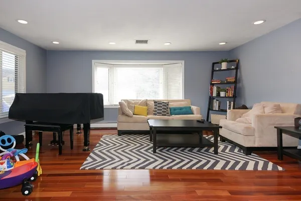 $5,000 | 39 Locust Street, Burlington, MA 01803