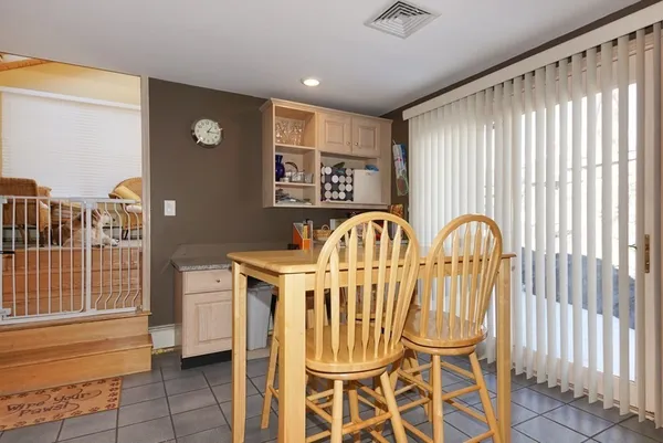 $5,000 | 39 Locust Street, Burlington, MA 01803