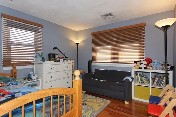 $5,000 | 39 Locust Street, Burlington, MA 01803