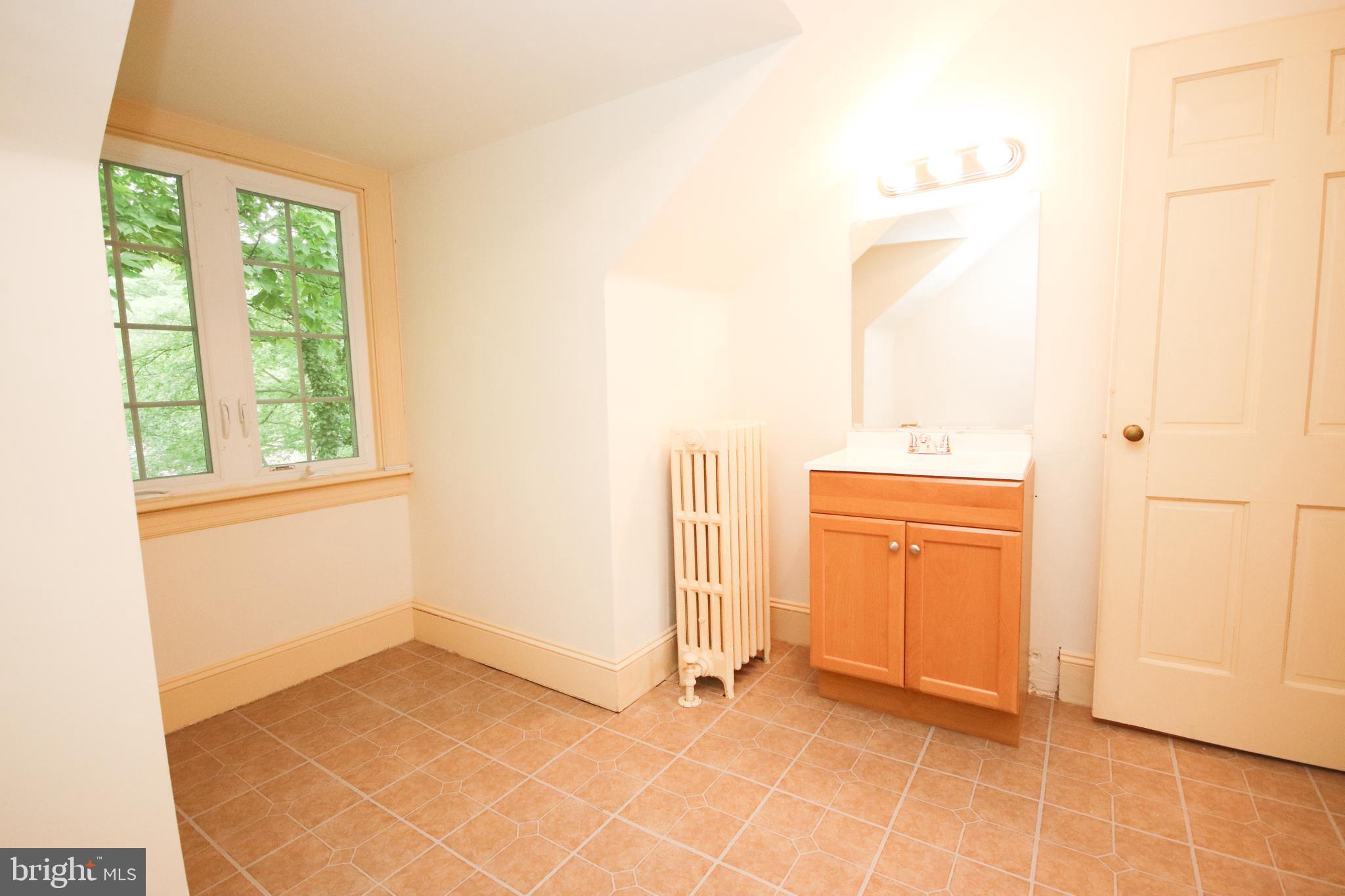 765 Wooded Road Jenkintown, PA 19046 - Photo 42 of 44 3rd Floor Bathroom