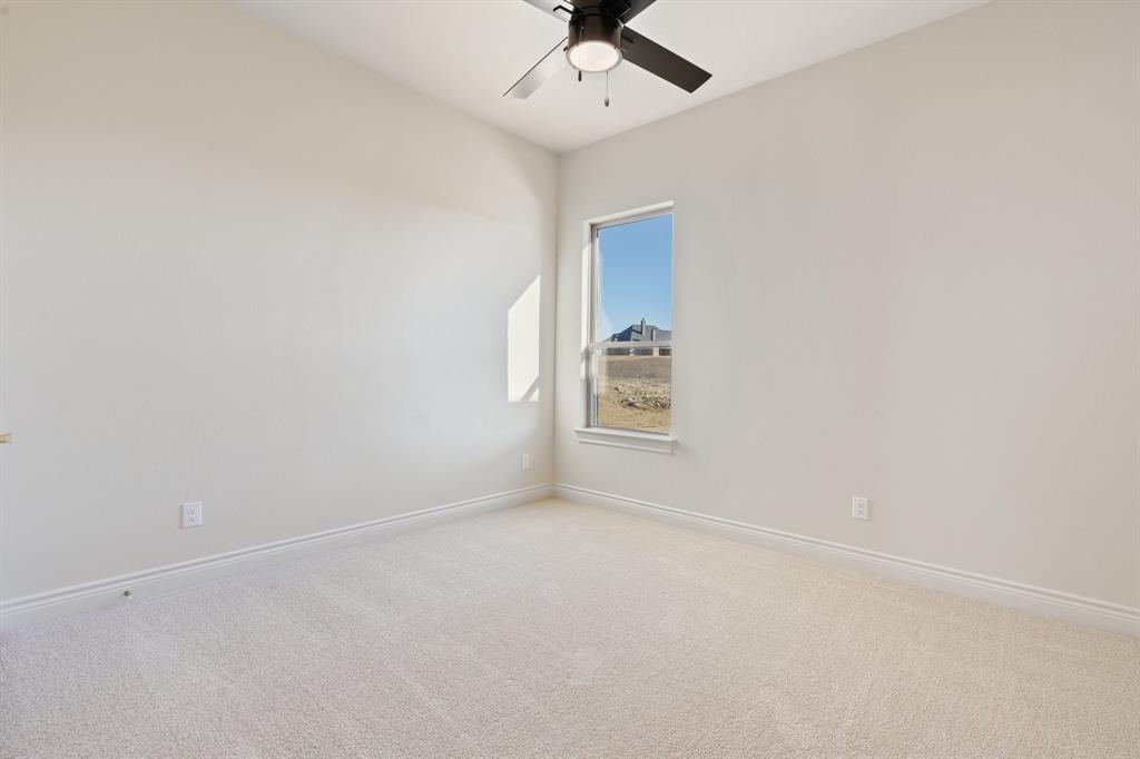 412 Collum View Azle, TX 76020 - Photo 22 of 37