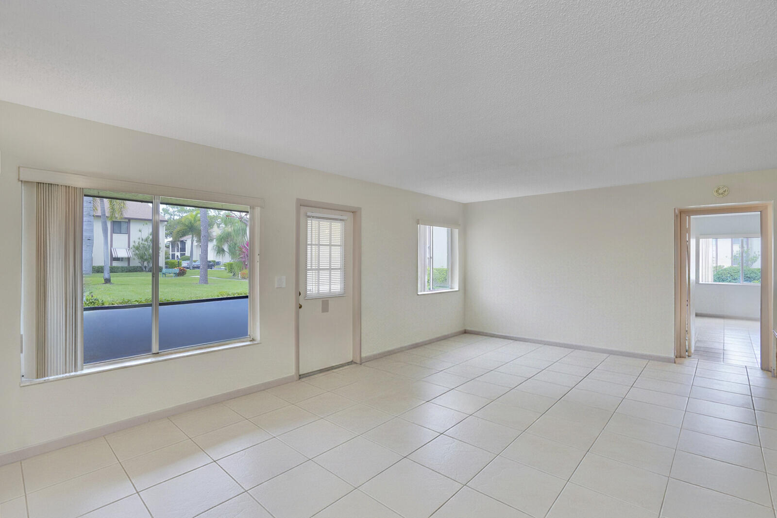 331 Knotty Pine Circle, Unit C1 Greenacres, FL 33463 - Photo 8 of 40 RX-11094958