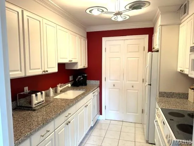 $314,900 | 450 West Adams Avenue, Unit 18, Kirkwood, MO 63122