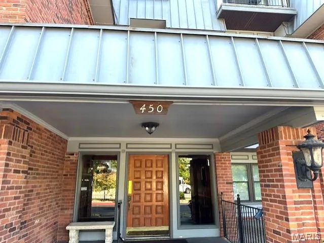 $314,900 | 450 West Adams Avenue, Unit 18, Kirkwood, MO 63122