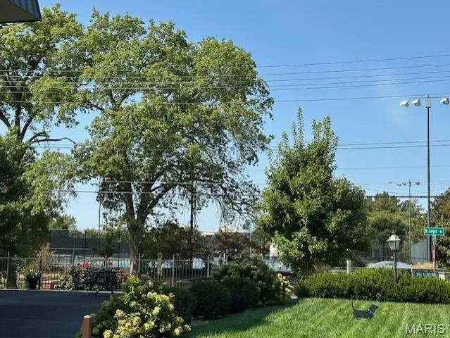 $314,900 | 450 West Adams Avenue, Unit 18, Kirkwood, MO 63122