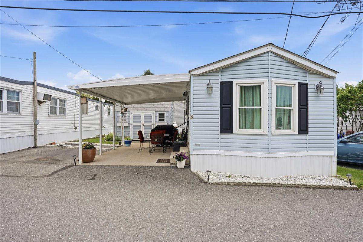 3350 Airport Road, Unit 5 Allentown, PA 18109 - Photo 4 of 53 Charming mobile home with carport.