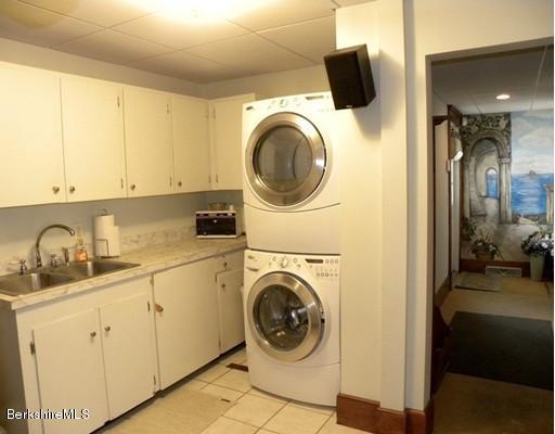 335 Federal Street Greenfield, MA 01301 - Photo 14 of 30 a utility room with sink dryer and washer