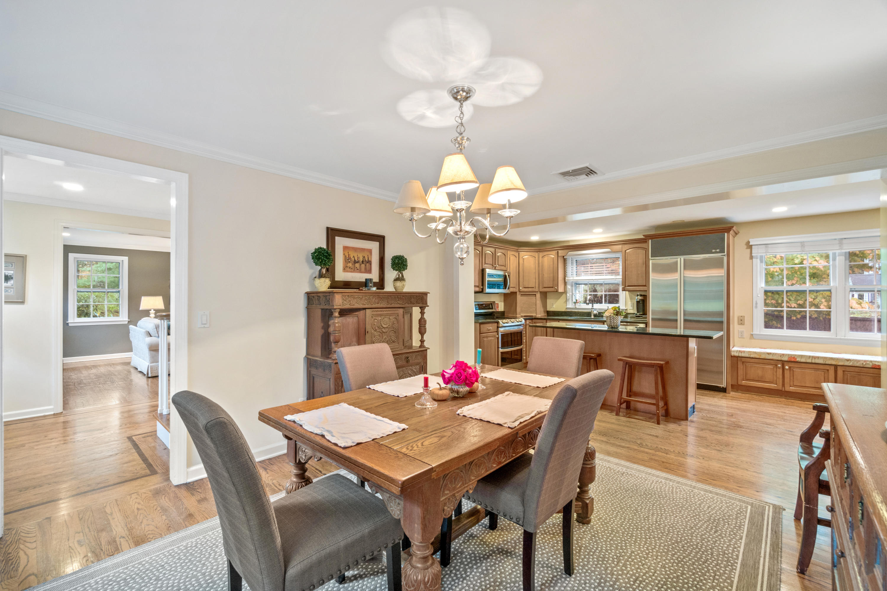 4 Holly Road New Canaan, CT 06840 - Photo 13 of 29 12