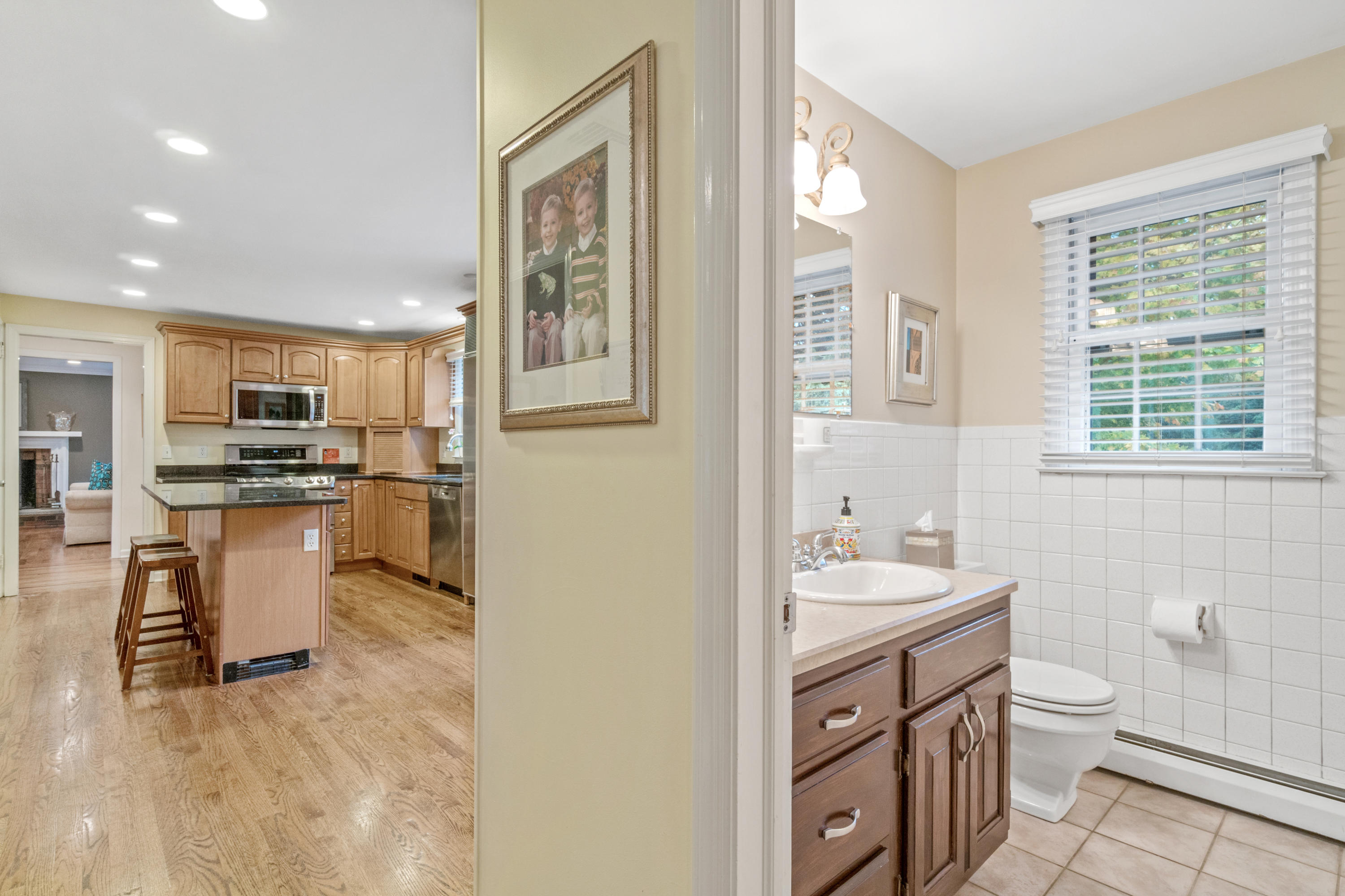4 Holly Road New Canaan, CT 06840 - Photo 15 of 29 25