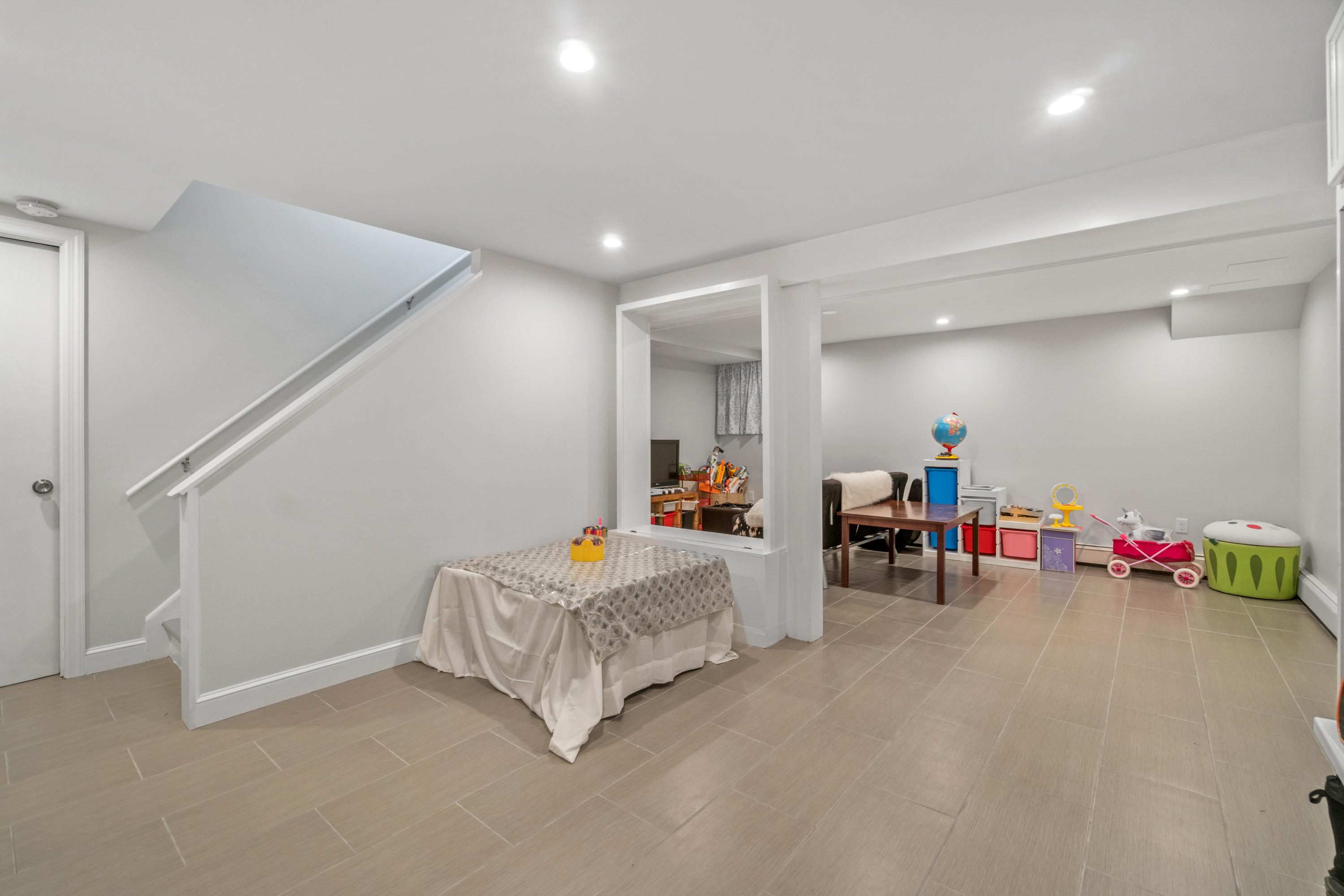 4 Holly Road New Canaan, CT 06840 - Photo 24 of 29 34