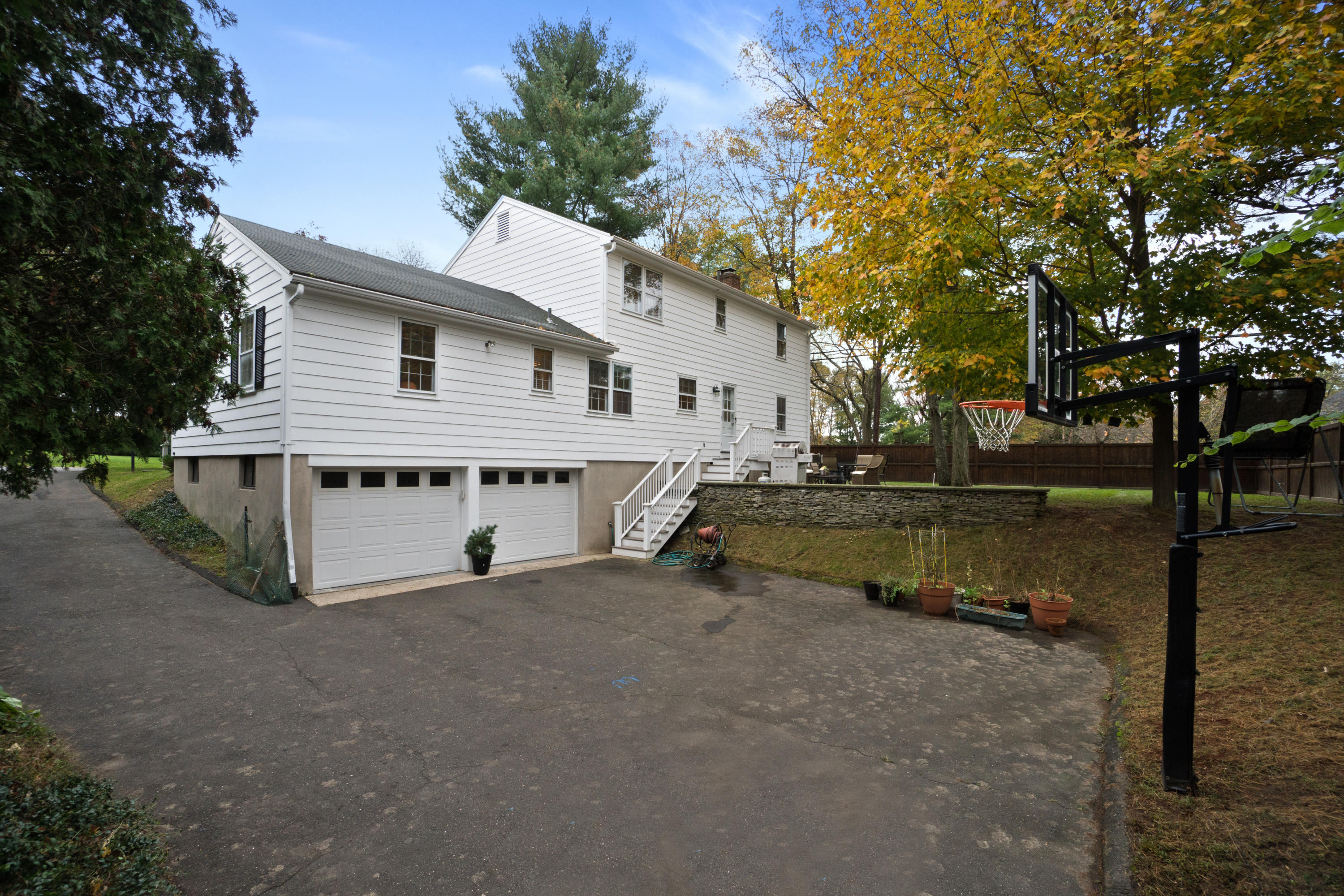 4 Holly Road New Canaan, CT 06840 - Photo 27 of 29 23