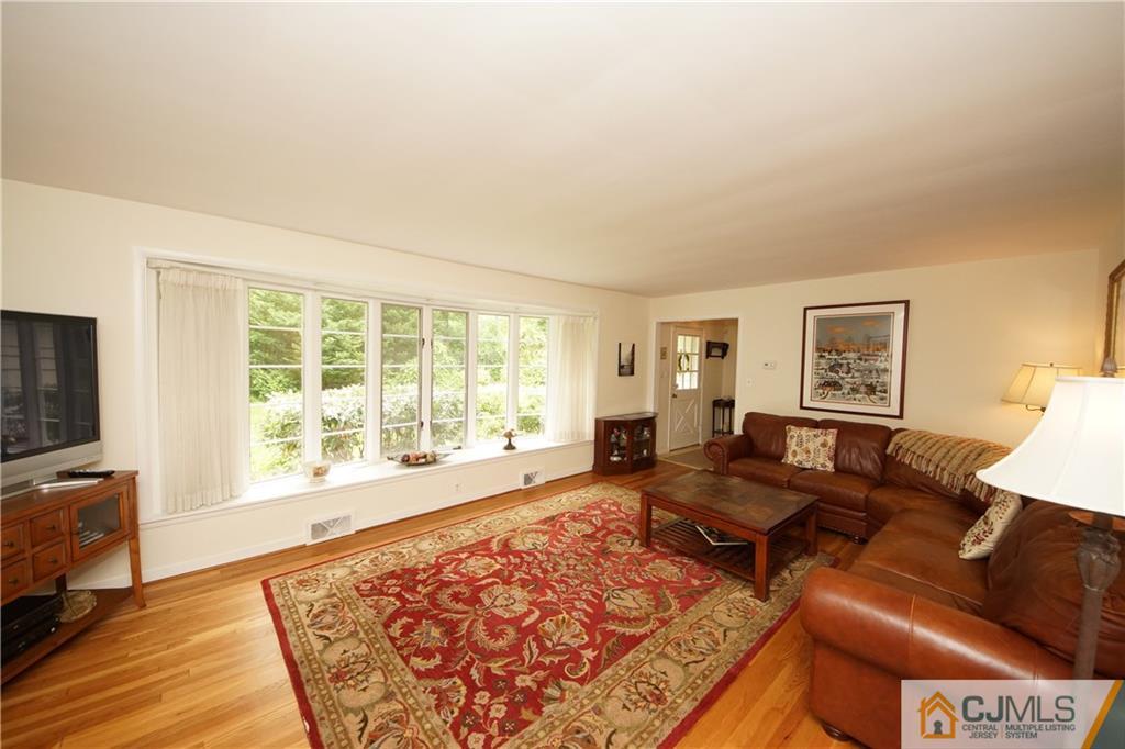 141 Red Hill Road East Princeton, NJ 08540 - Photo 5 of 25 Gallery Image 5