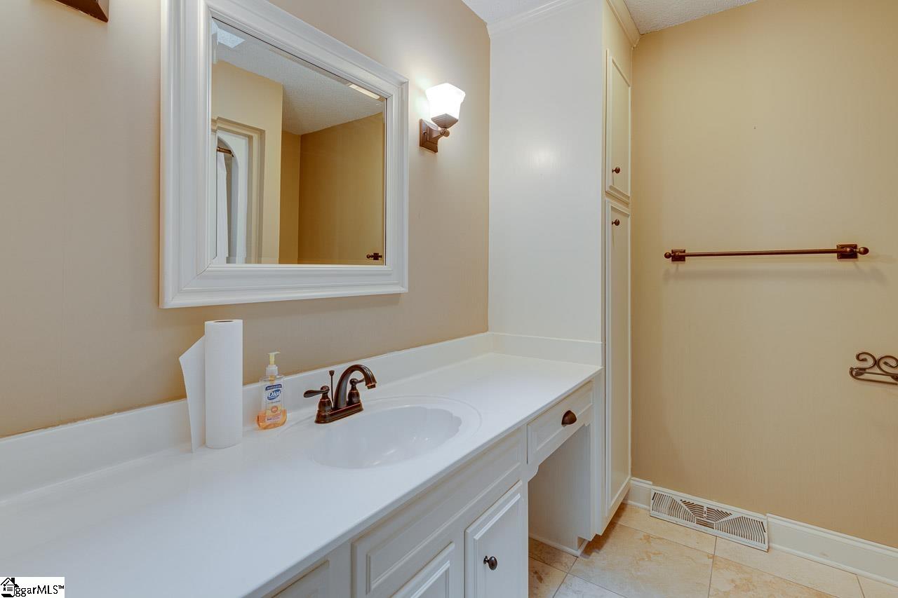 10 Club Pointe Taylors, SC 29687 - Photo 17 of 33