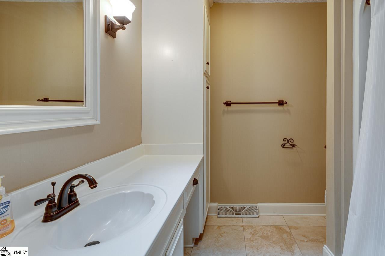 10 Club Pointe Taylors, SC 29687 - Photo 18 of 33