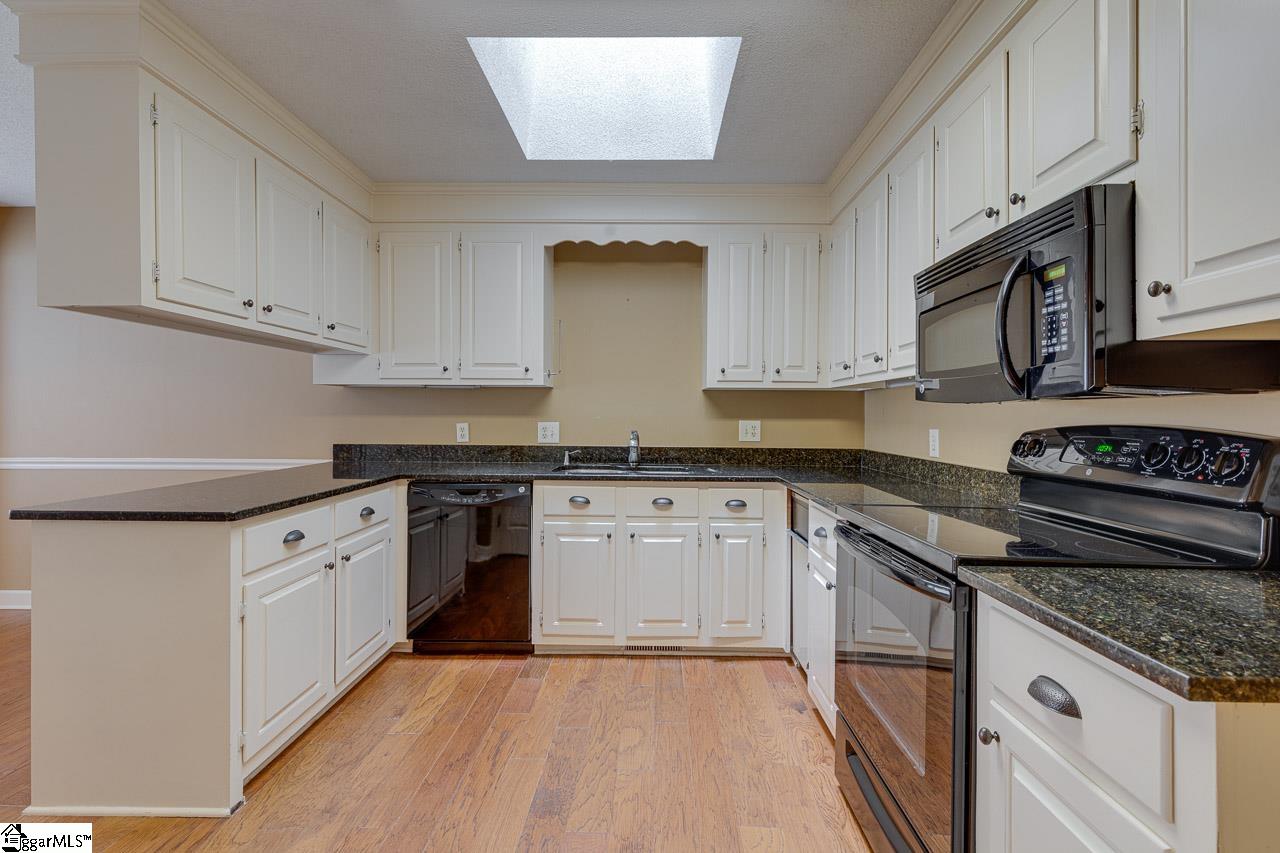 10 Club Pointe Taylors, SC 29687 - Photo 25 of 33