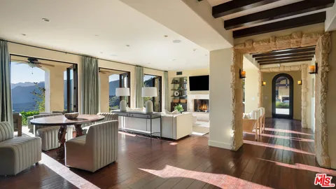 $4,450,000 | 33330 Hassted Drive, Malibu, CA 90265