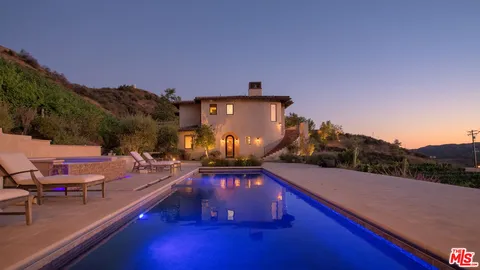 $4,450,000 | 33330 Hassted Drive, Malibu, CA 90265