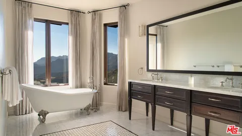 $4,450,000 | 33330 Hassted Drive, Malibu, CA 90265