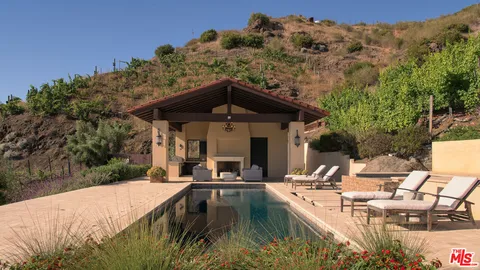 $4,450,000 | 33330 Hassted Drive, Malibu, CA 90265