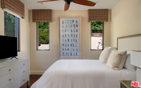 $4,450,000 | 33330 Hassted Drive, Malibu, CA 90265