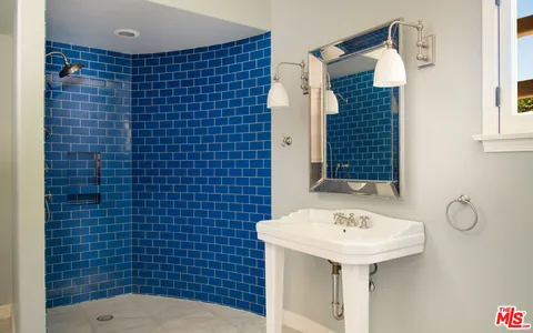 $4,450,000 | 33330 Hassted Drive, Malibu, CA 90265