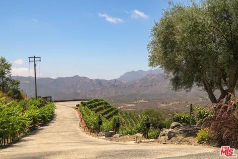 $4,450,000 | 33330 Hassted Drive, Malibu, CA 90265