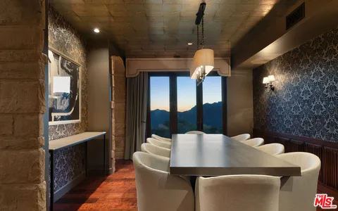 $4,450,000 | 33330 Hassted Drive, Malibu, CA 90265