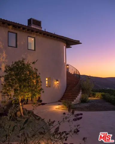 $4,450,000 | 33330 Hassted Drive, Malibu, CA 90265